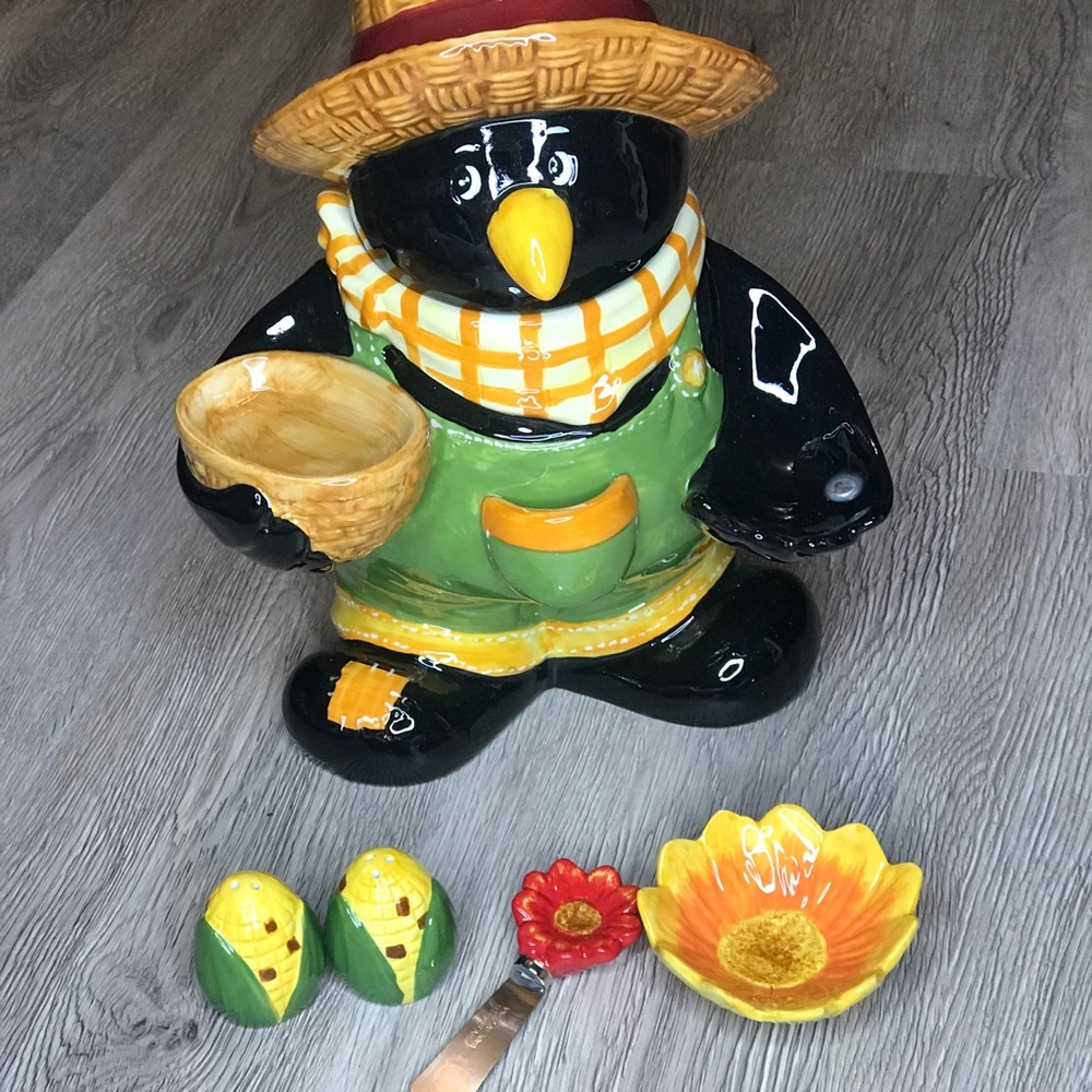 Cracker Barrell Family Tradition Cookie Jar